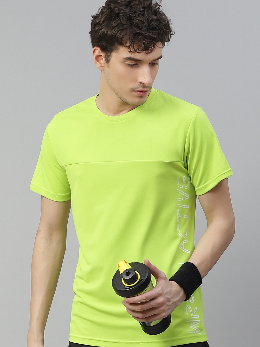WROGN ACTIVE Men Lime Green Solid Slim Fit T-shirt