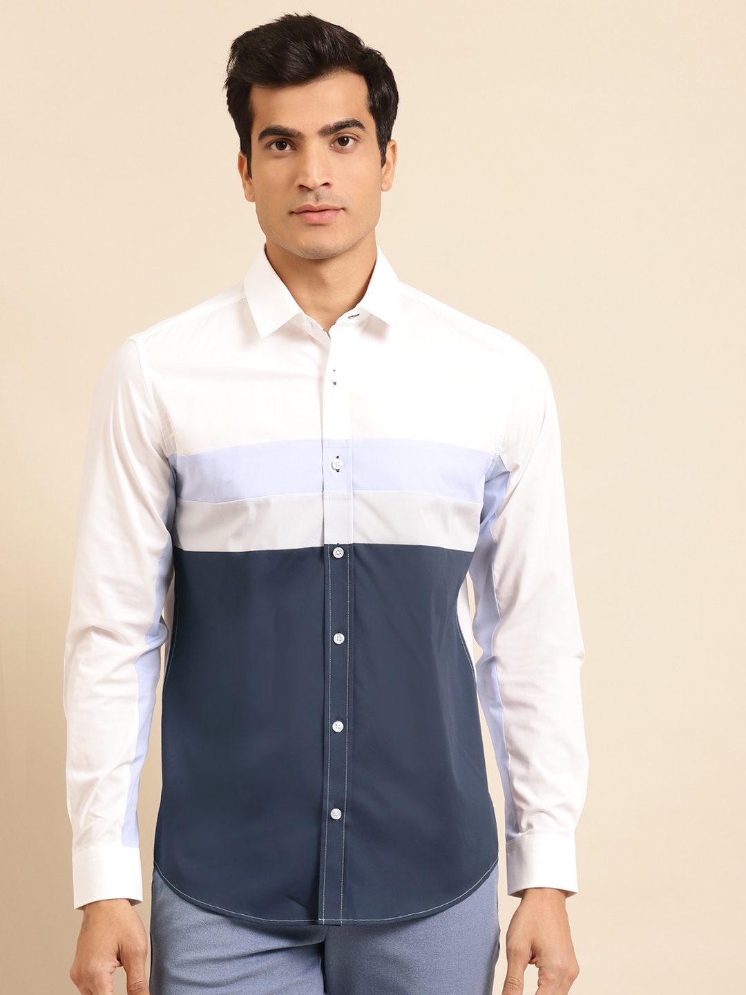 United Colors of Benetton Men Blue & White Pure Cotton Slim Fit Colourblocked Casual Shirt
United Colors of Benetton Men Blue & White Pure Cotton Slim Fit Colourblocked Casual Shirt