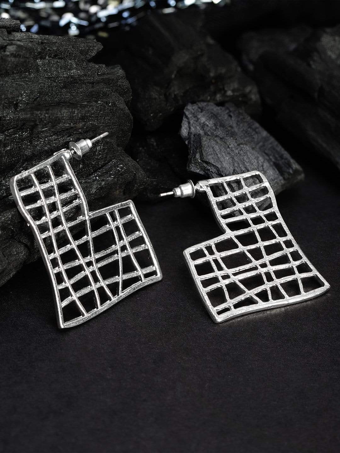 TOKYO TALKIES X rubans FASHION ACCESSORIES Silver-Toned Contemporary Half Hoop Earrings
TOKYO TALKIES X rubans FASHION ACCESSORIES Silver-Toned Contemporary Half Hoop Earrings