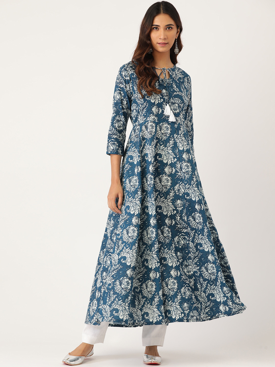 Moda Rapido Women Blue & Off White Pure Cotton Floral Printed Kurta
Moda Rapido Women Blue & Off White Pure Cotton Floral Printed Kurta