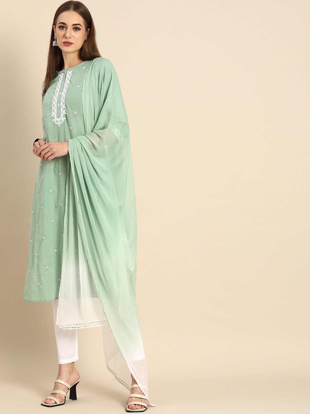 Rajnandini Women Sea Green Floral Embroidered Thread Work Pure Cotton Kurta Set
Rajnandini Women Sea Green Floral Embroidered Thread Work Pure Cotton Kurta Set