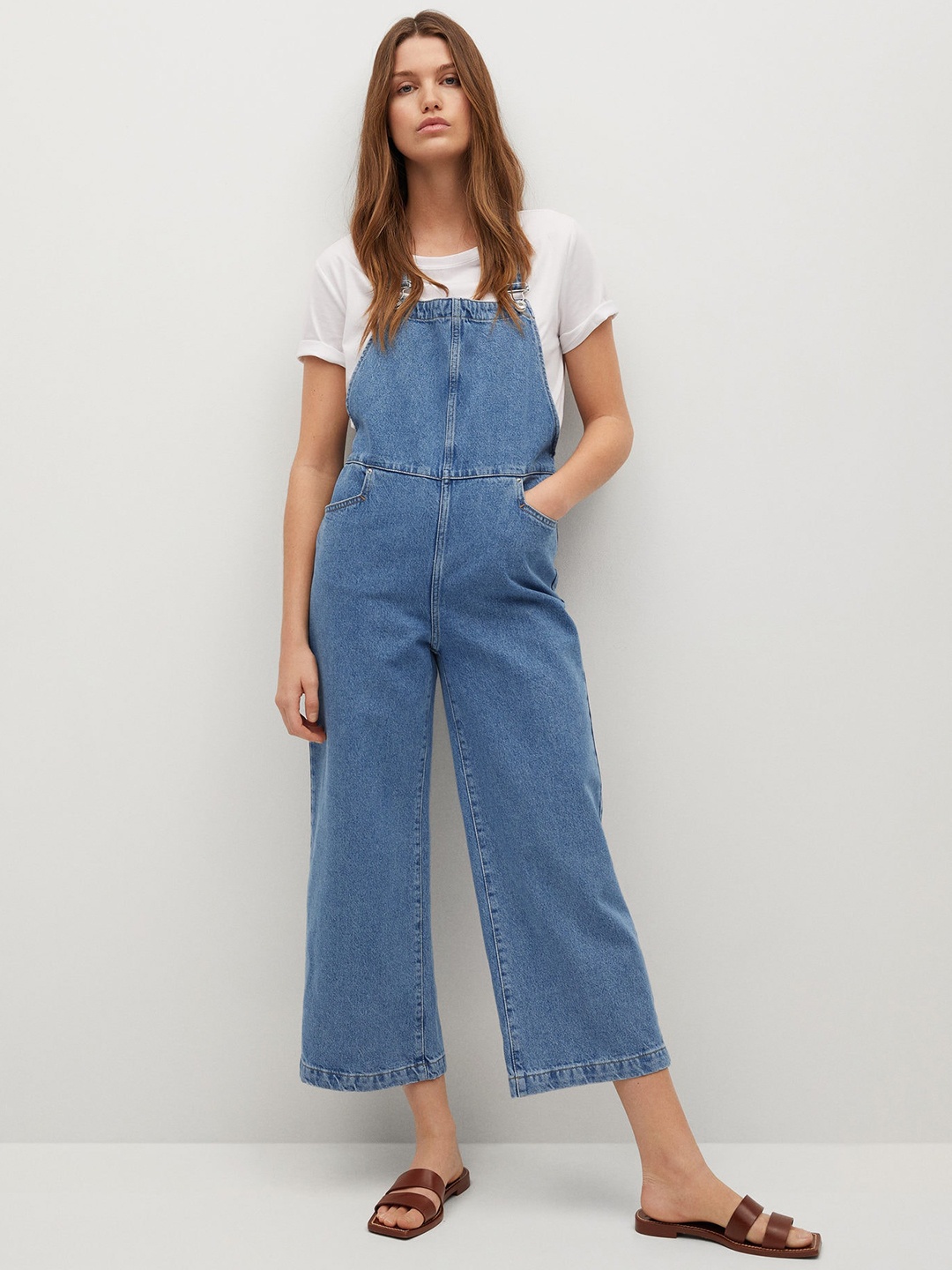 MANGO Women Blue Sustainable Solid Denim Eco Wash Pure Cotton Straight Leg Crop Dungarees
MANGO Women Blue Sustainable Solid Denim Eco Wash Pure Cotton Straight Leg Crop Dungarees