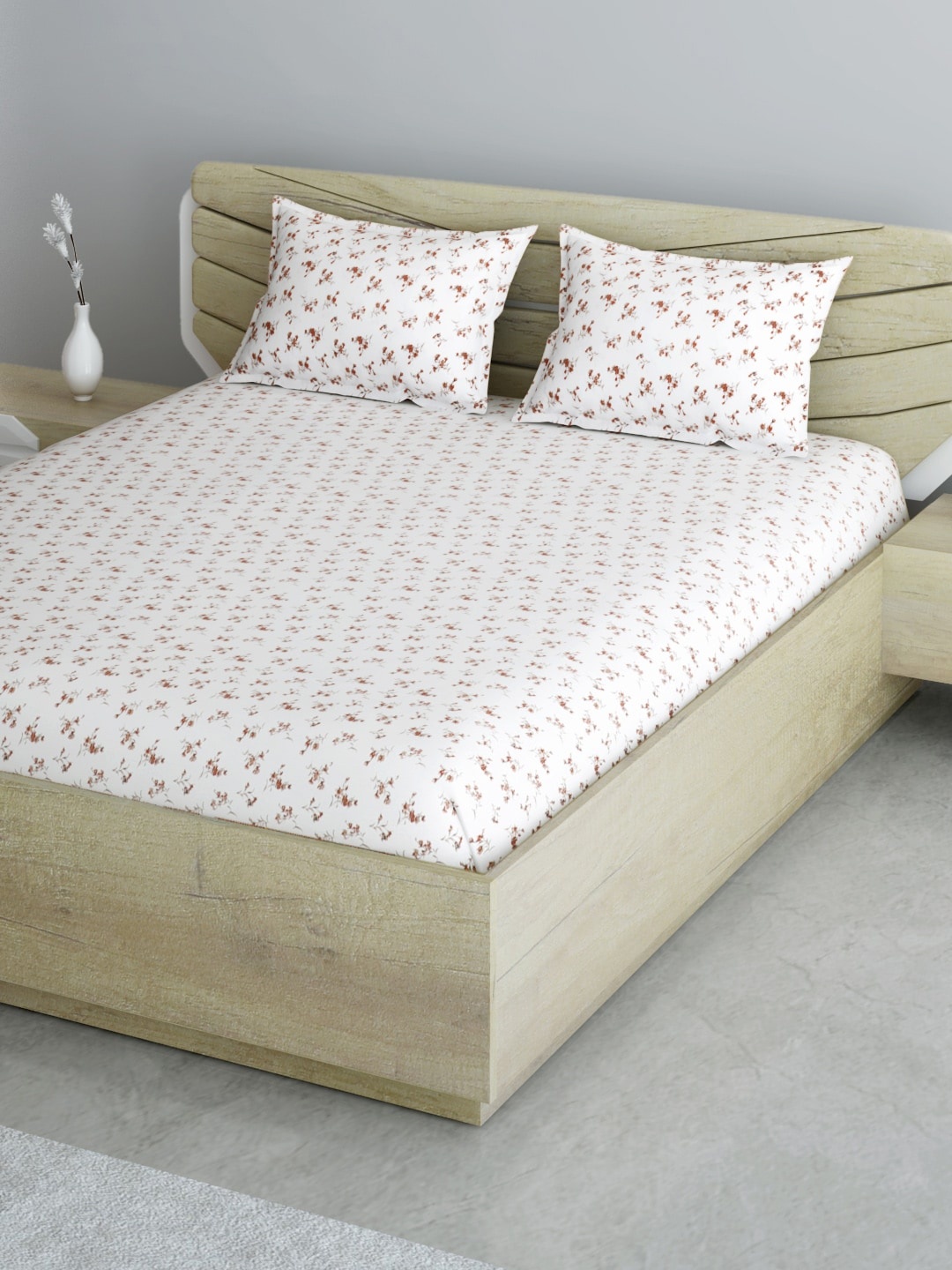 Aura White & Brown Floral 144 TC 120 GSM Cotton 1 Queen Bedsheet with 2 Pillow Covers
Aura White & Brown Floral 144 TC 120 GSM Cotton 1 Queen Bedsheet with 2 Pillow Covers
