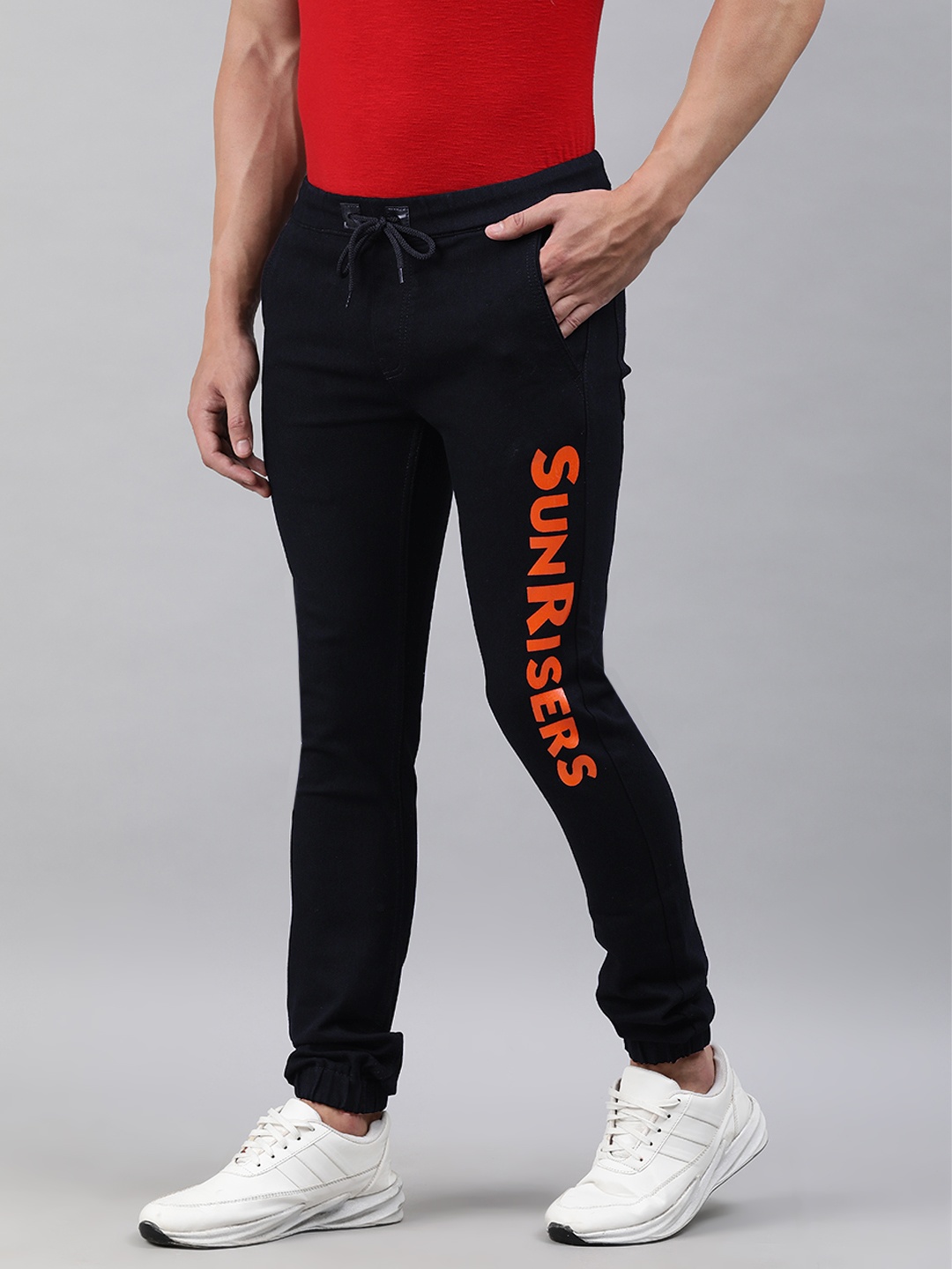 Urbano Fashion Men Black Slim Fit Mid-Rise Sunrisers Printed Stretchable Jogger Jeans
Urbano Fashion Men Black Slim Fit Mid-Rise Sunrisers Printed Stretchable Jogger Jeans