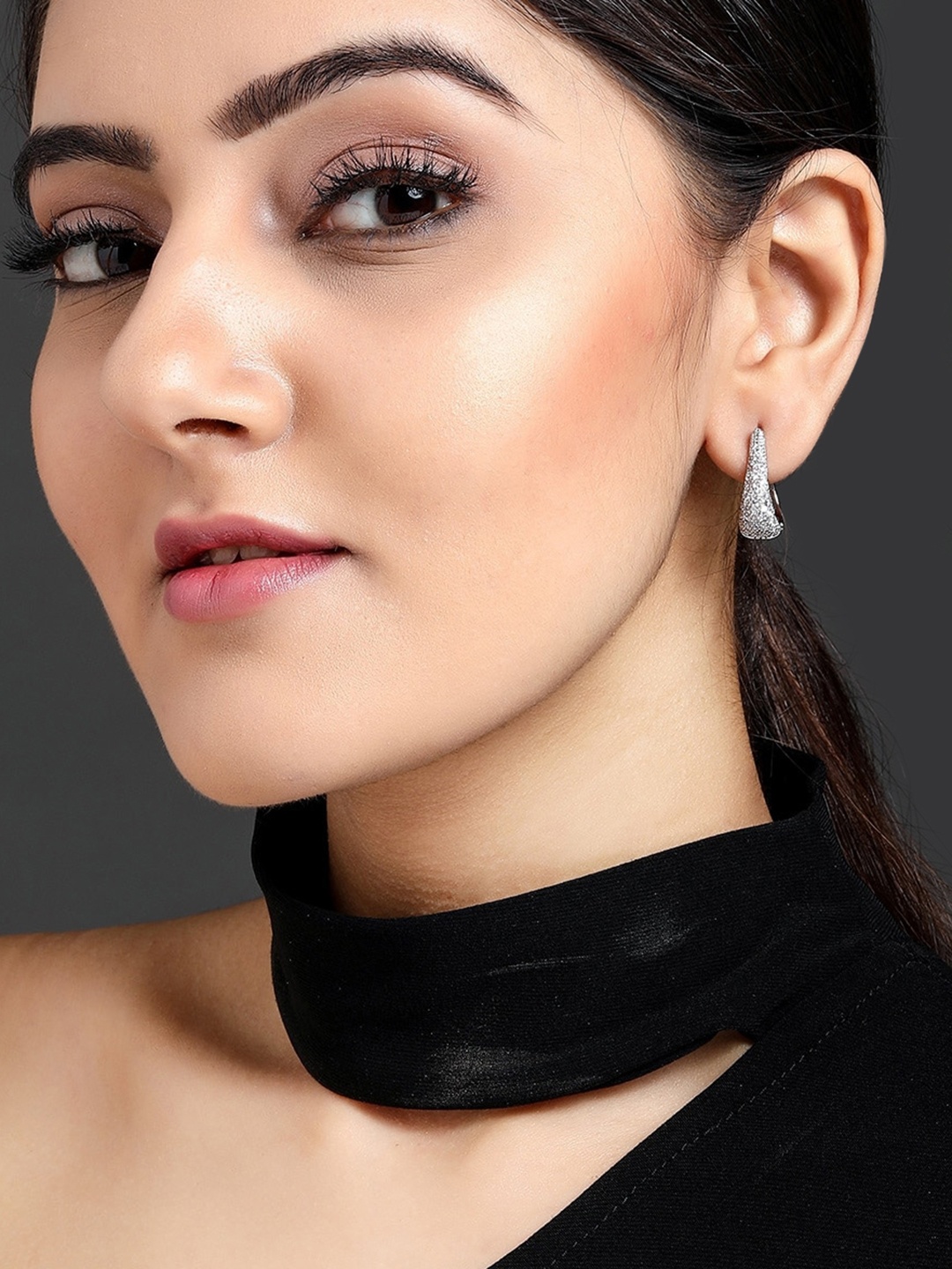 TOKYO TALKIES X rubans FASHION ACCESSORIES Silver-Plated Handcrafted Zircon Drop Earrings
TOKYO TALKIES X rubans FASHION ACCESSORIES Silver-Plated Handcrafted Zircon Drop Earrings