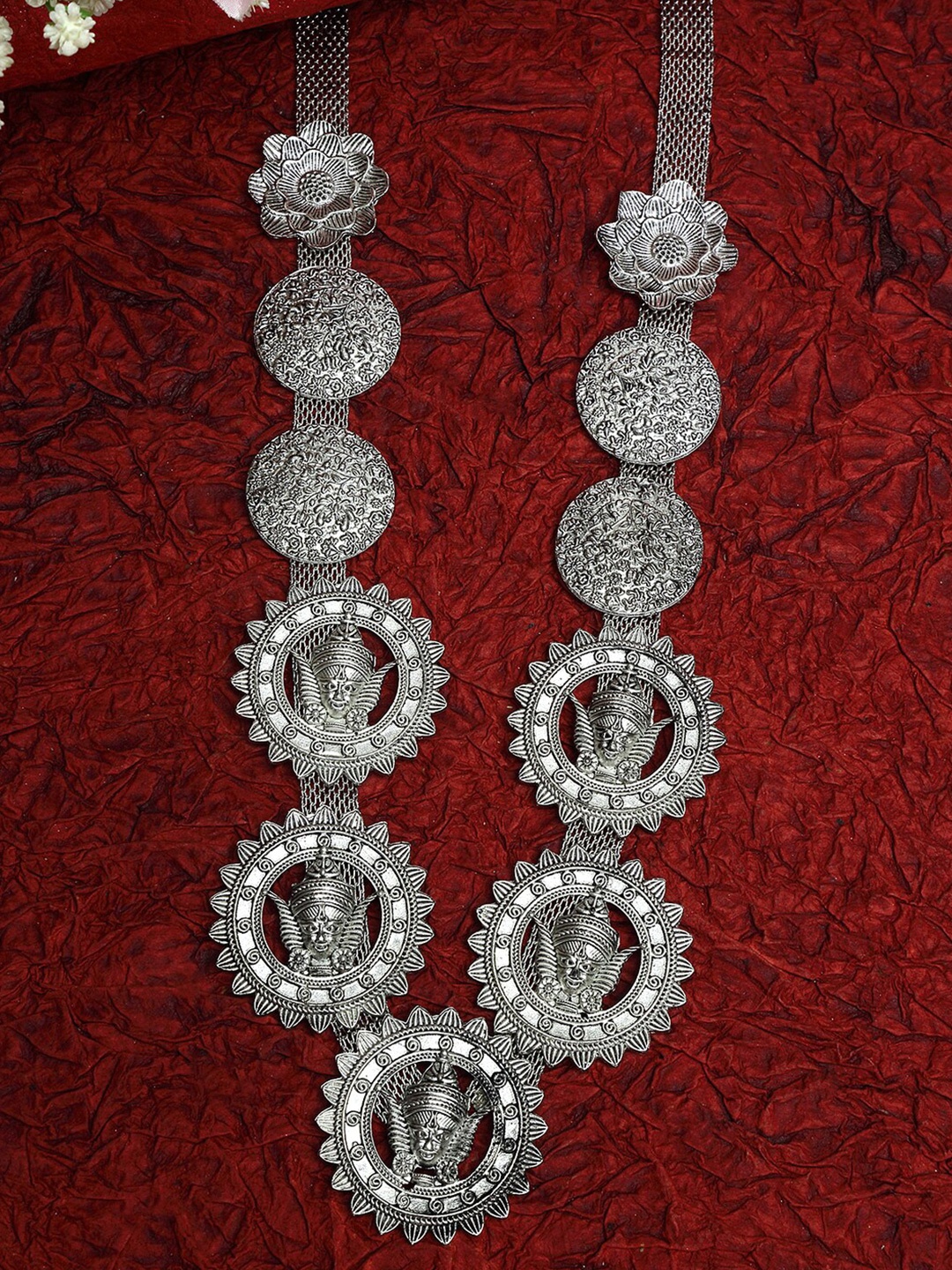 Moedbuille Silver-Plated Brass Handcrafted Tribal Temple Design Filigree Work Necklace
Moedbuille Silver-Plated Brass Handcrafted Tribal Temple Design Filigree Work Necklace