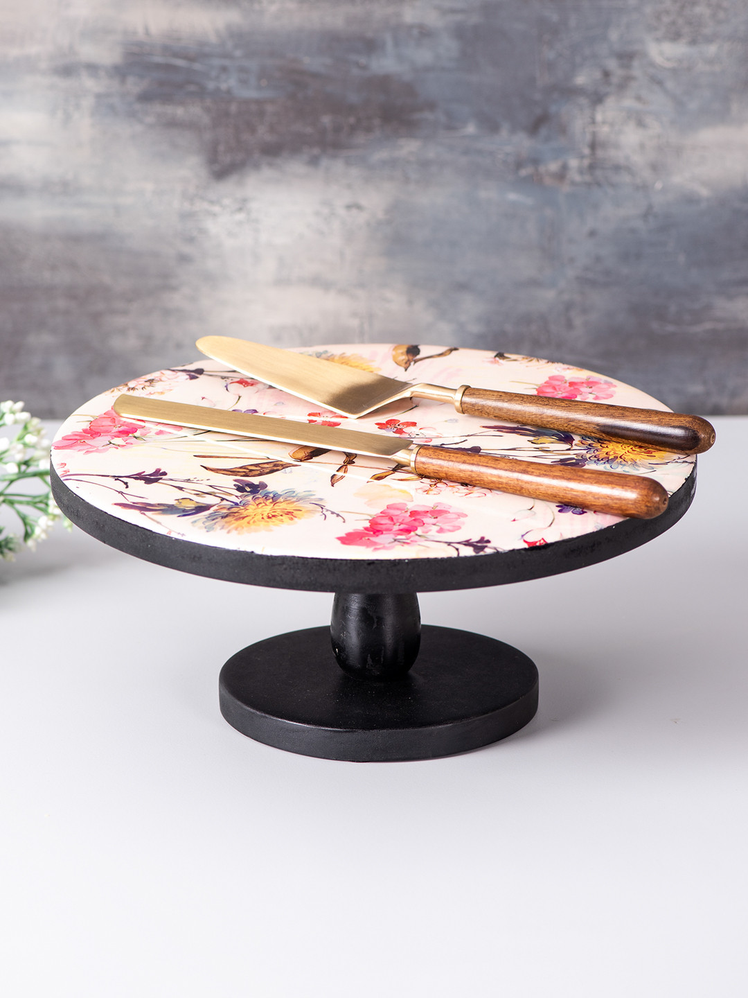 nestroots White & Black Printed Handcrafted Wooden Cake Stand with 2 Knives & 1 Server
nestroots White & Black Printed Handcrafted Wooden Cake Stand with 2 Knives & 1 Server