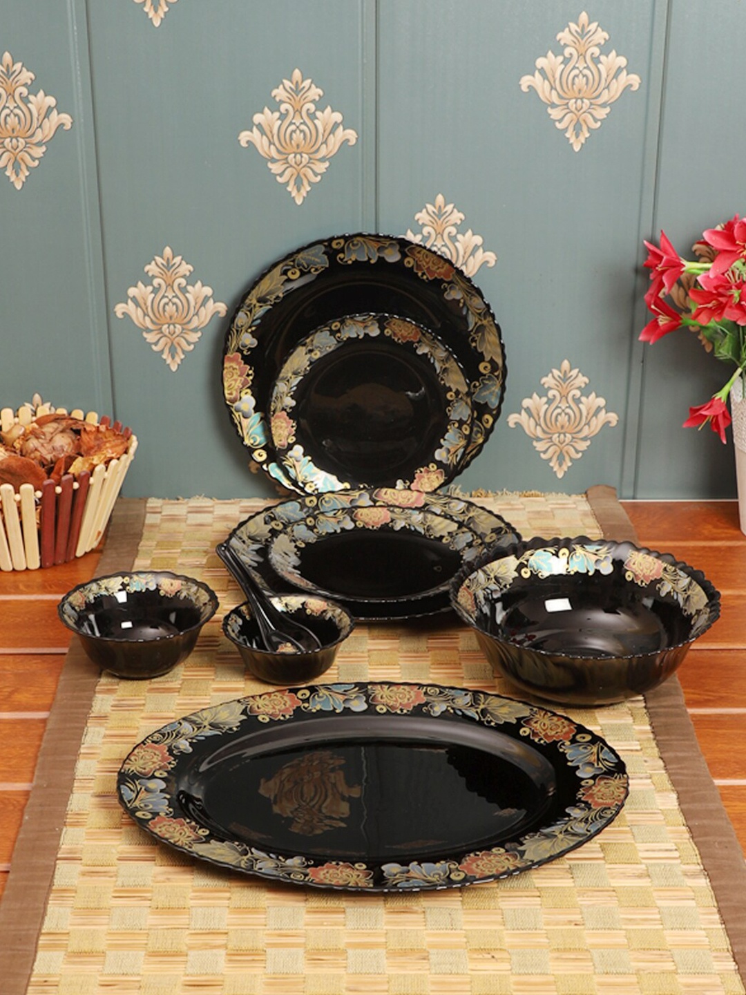 ceradeco 33 Pieces Black & Gold-Toned Dinner Set