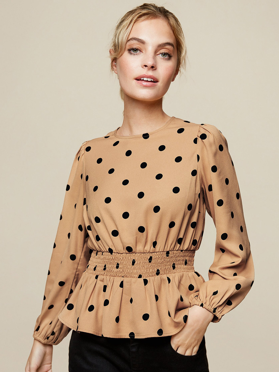 DOROTHY PERKINS Petite Beige & Black Polka Dots Printed Puff Sleeves Cinched-Waist Top
DOROTHY PERKINS Petite Beige & Black Polka Dots Printed Puff Sleeves Cinched-Waist Top