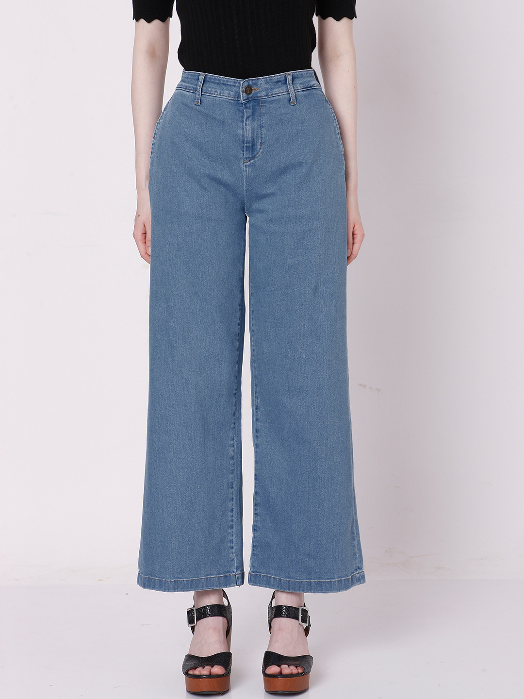 Vero Moda Women Blue Wide Leg High-Rise Stretchable Jeans 
Vero Moda Women Blue Wide Leg High-Rise Stretchable Jeans