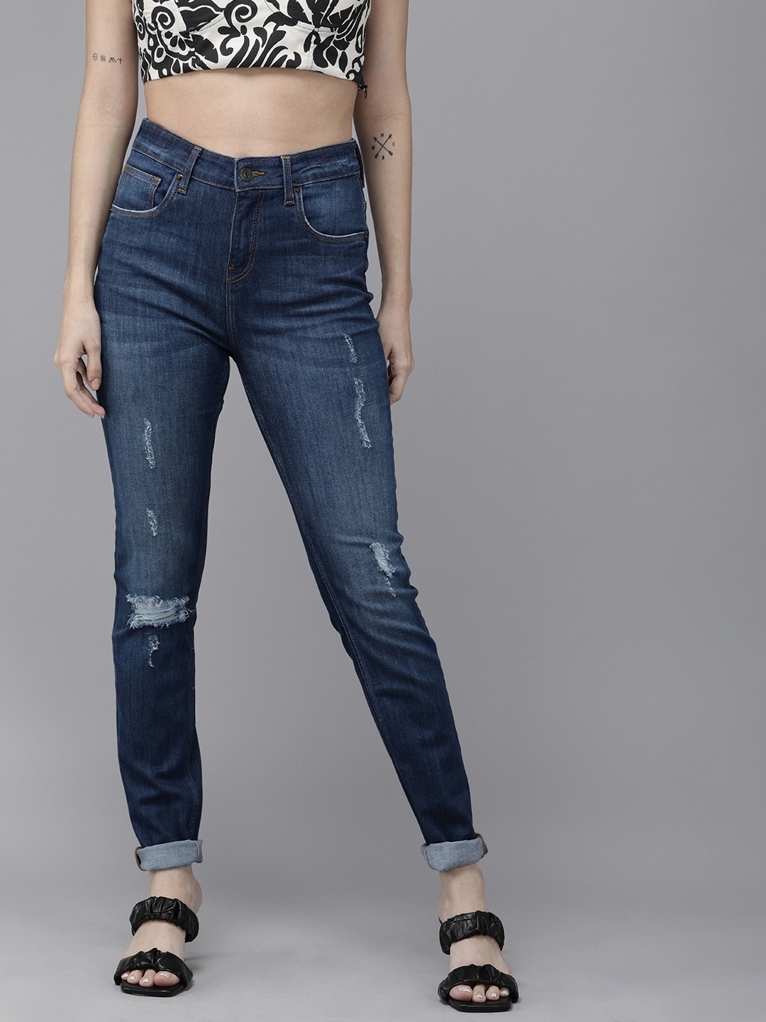 Vero Moda Women Blue Skinny Fit High-Rise Mildly Distressed Light Fade Stretchable Jeans
Vero Moda Women Blue Skinny Fit High-Rise Mildly Distressed Light Fade Stretchable Jeans