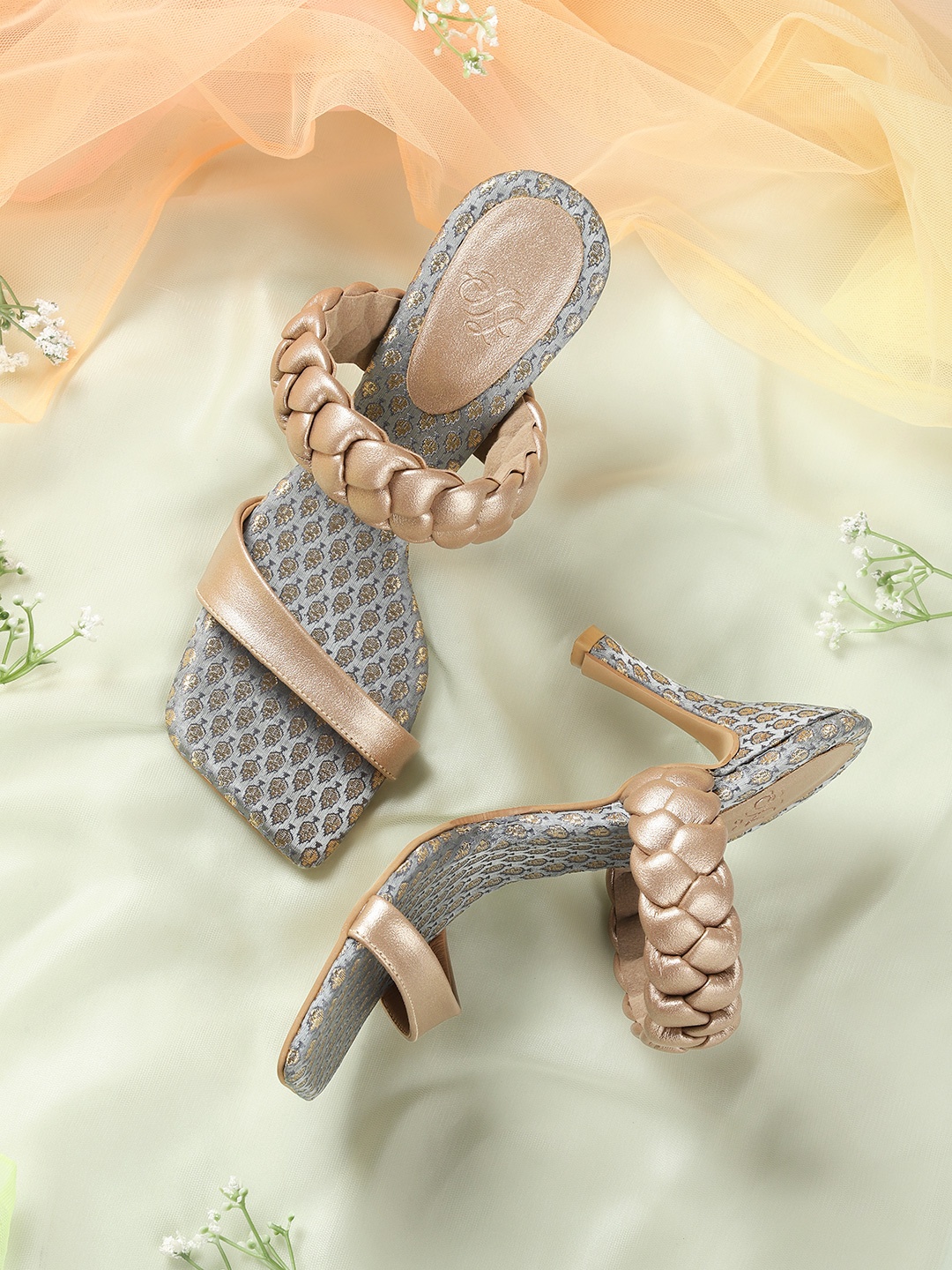 House of Pataudi Women Gold-Toned Handcrafted Slim Heels with Braided Detail & Pouch
House of Pataudi Women Gold-Toned Handcrafted Slim Heels with Braided Detail & Pouch