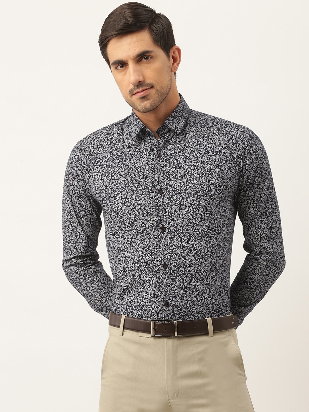 SOJANYA Men Navy Blue & White Classic Regular Fit Paisley Print Cotton Formal Shirt
SOJANYA Men Navy Blue & White Classic Regular Fit Paisley Print Cotton Formal Shirt