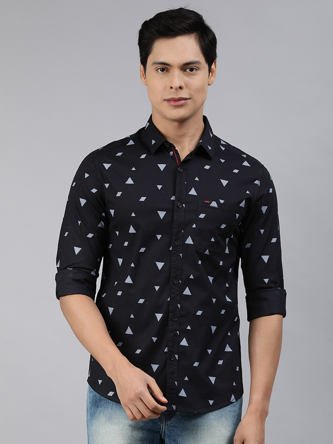 SPYKAR Men Black & Blue Slim Fit Printed Casual Shirt
SPYKAR Men Black & Blue Slim Fit Printed Casual Shirt