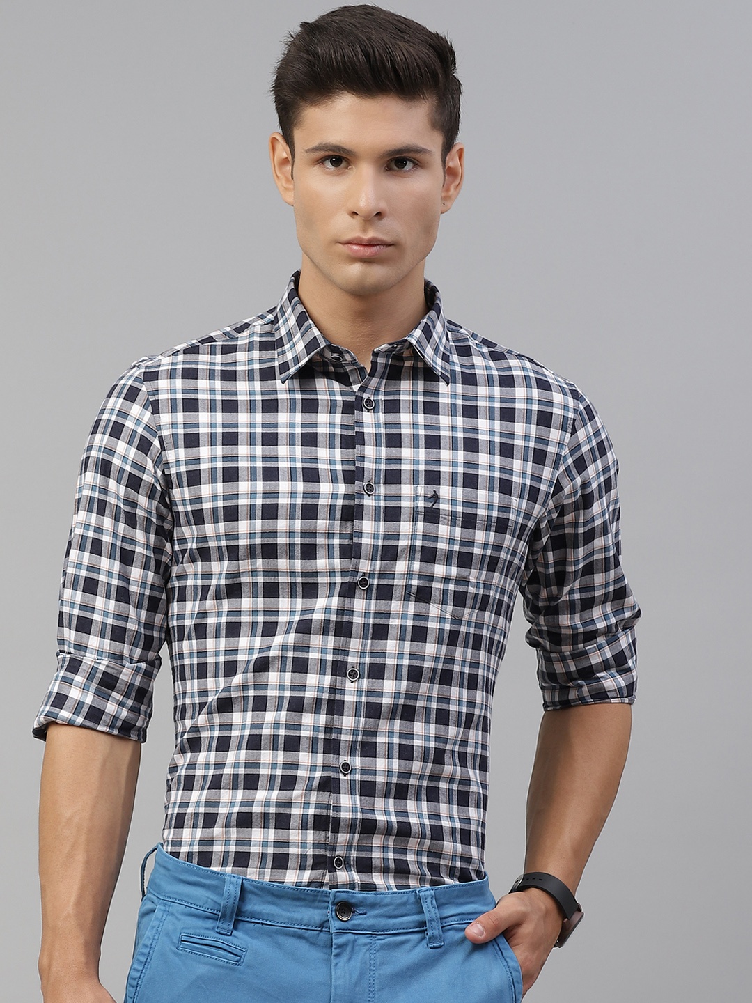 Indian Terrain Men Navy Blue & White Slim Fit Tartan Checks Checked Casual Cotton Shirt
Indian Terrain Men Navy Blue & White Slim Fit Tartan Checks Checked Casual Cotton Shirt
