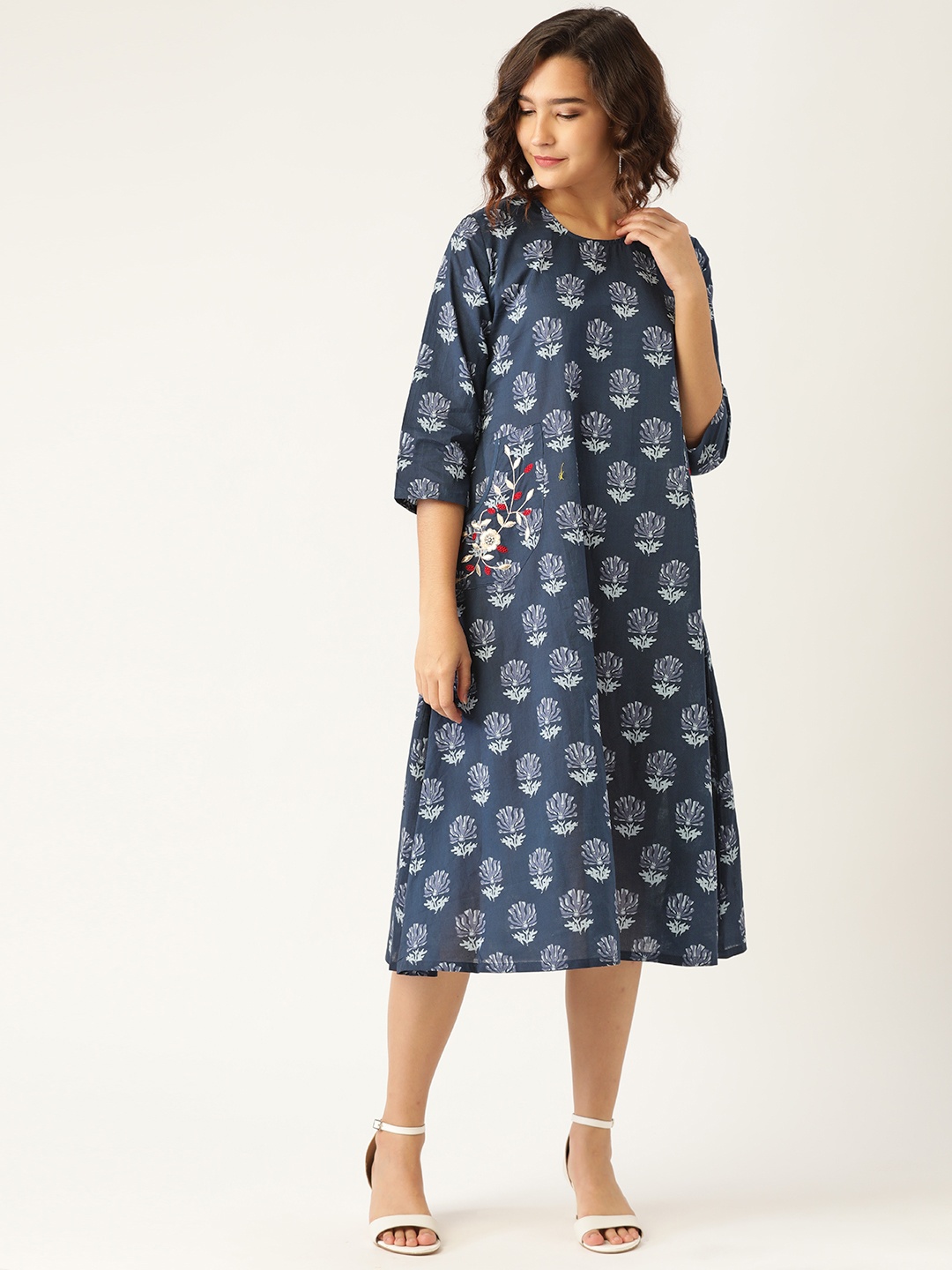 Shae by SASSAFRAS Navy Blue & White Ethnic Motifs Print Embroidered Cotton A-Line Dress
Shae by SASSAFRAS Navy Blue & White Ethnic Motifs Print Embroidered Cotton A-Line Dress
