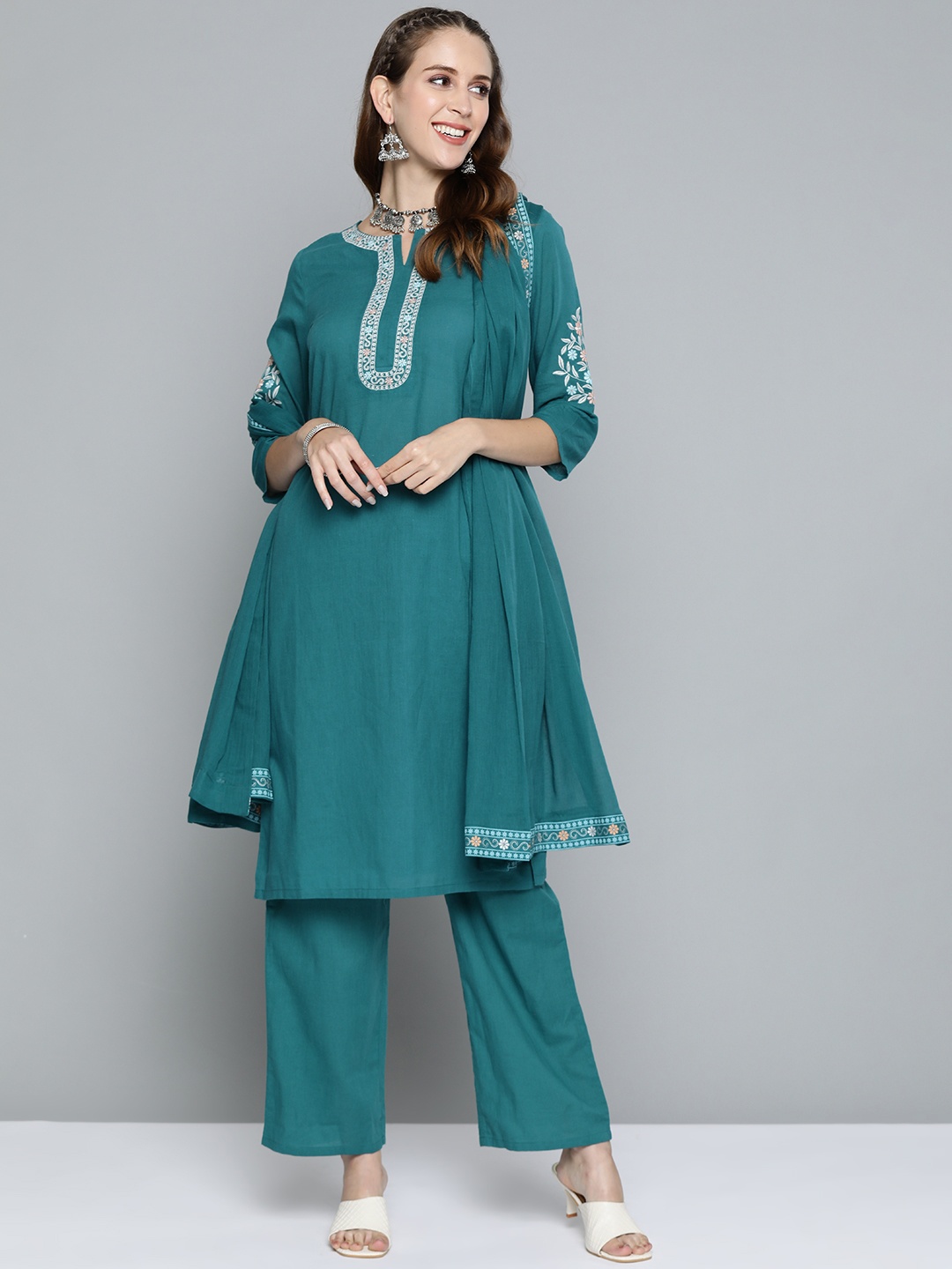 HERE&NOW Women Teal Green Pure Cotton Yoke Design Regular Kurta with Trousers & Dupatta
HERE&NOW Women Teal Green Pure Cotton Yoke Design Regular Kurta with Trousers & Dupatta