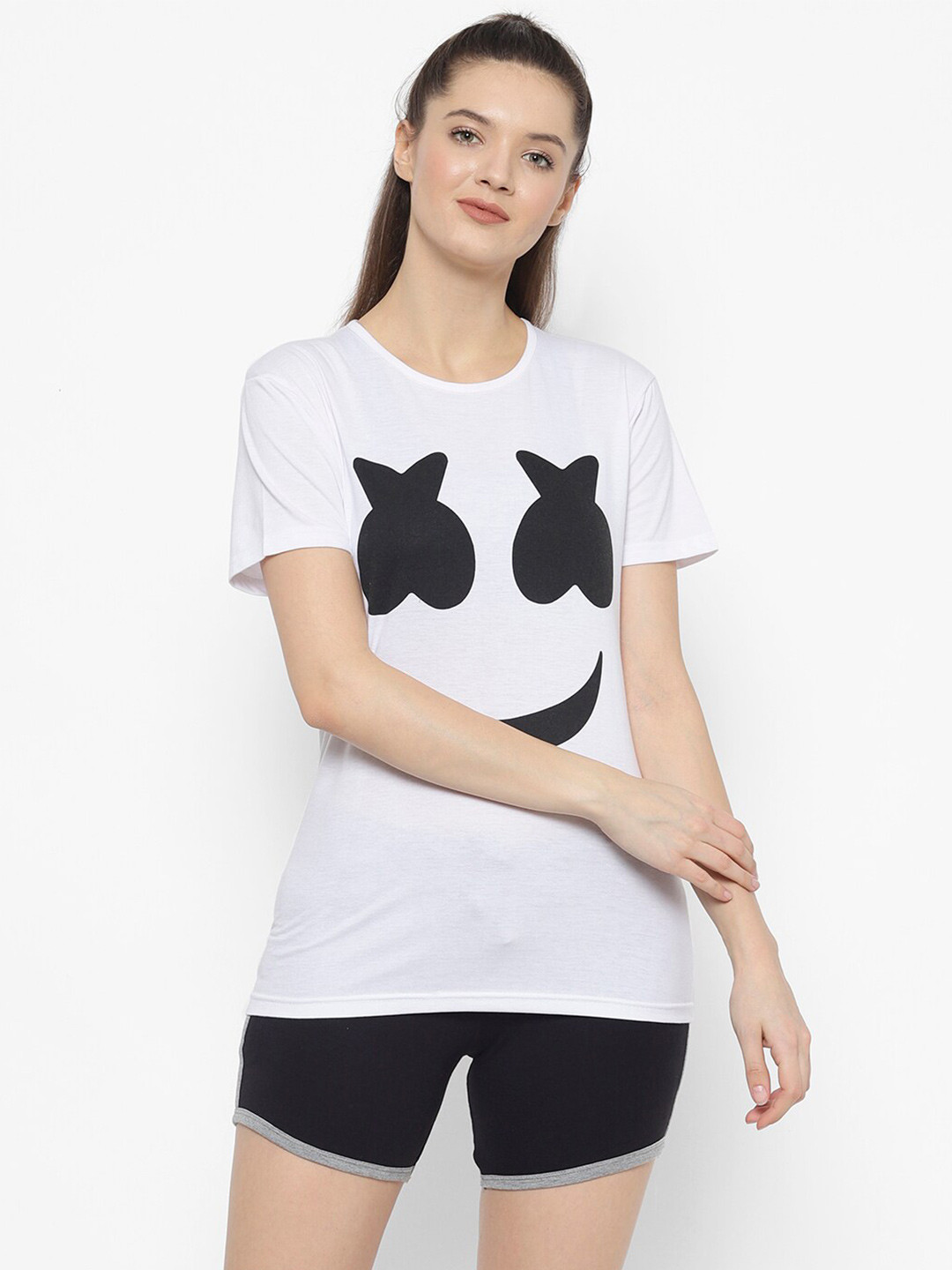 VIMAL JONNEY Women White & Black Printed Night suit
VIMAL JONNEY Women White & Black Printed Night suit