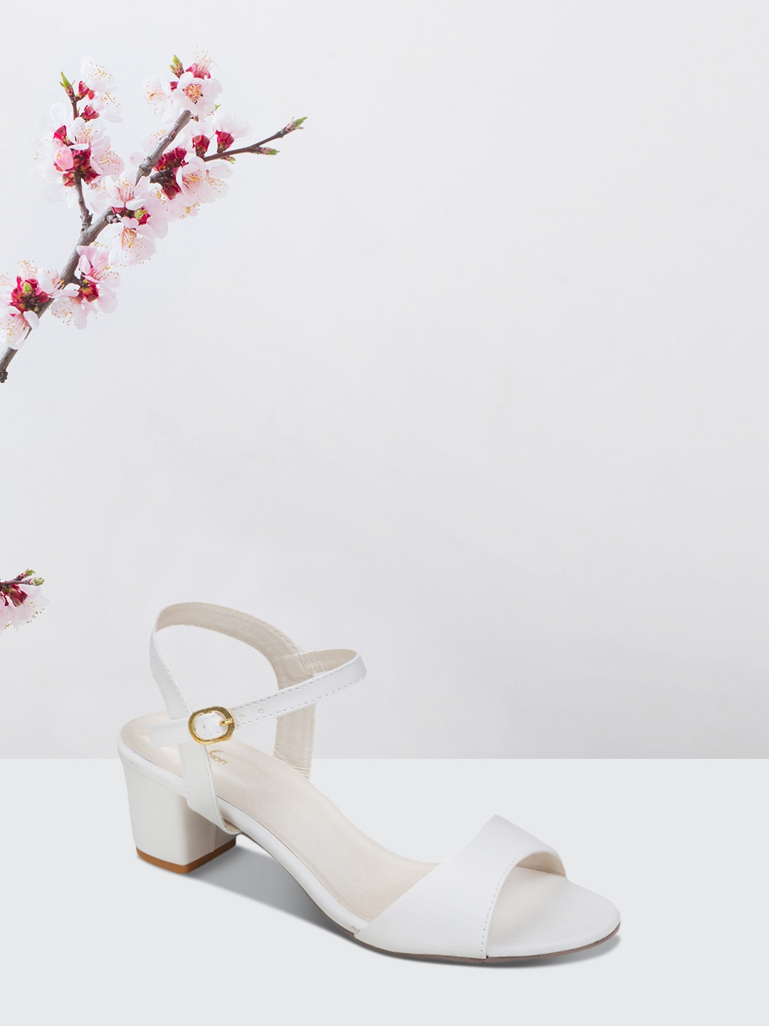 Funku Fashion Women White Solid Sandals
