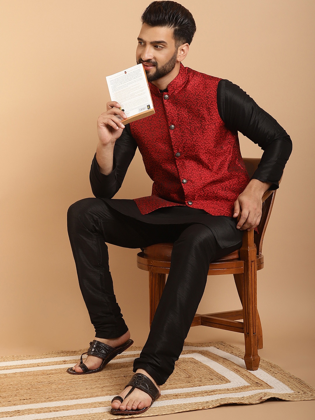 SOJANYA Men Black Jacquard Ethnic Motifs Woven Design Kurta with Churidar & Nehru Jacket
SOJANYA Men Black Jacquard Ethnic Motifs Woven Design Kurta with Churidar & Nehru Jacket