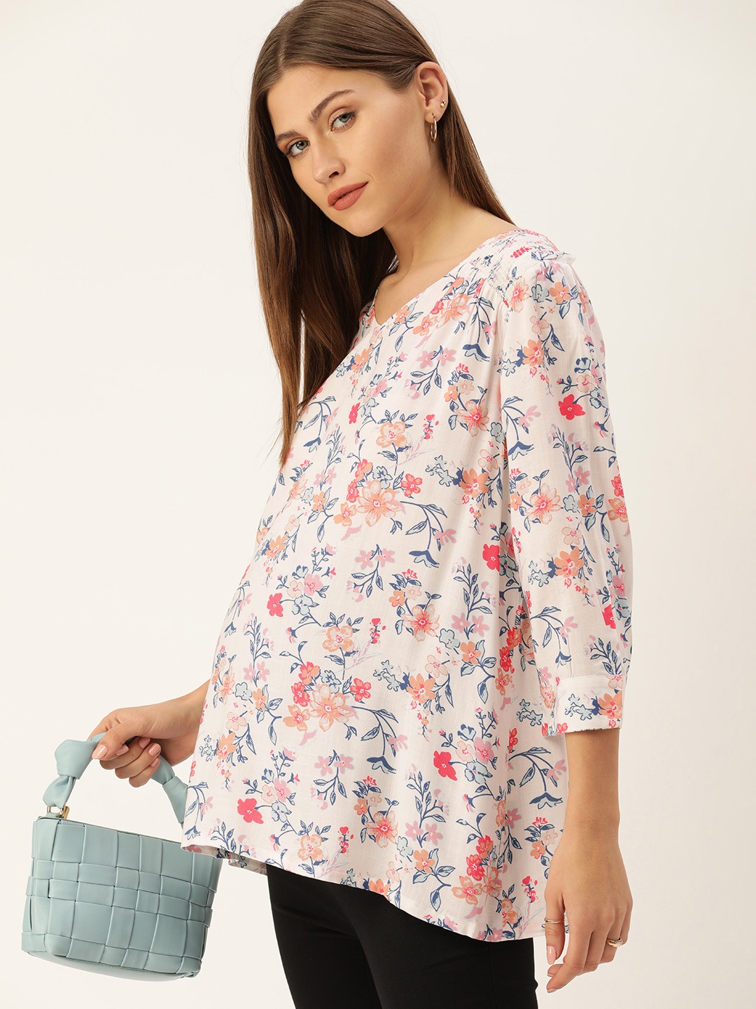 AND White & Blue Floral Print V-Neck Cuffed Sleeves Smocking Viscose Rayon Regular Top
AND White & Blue Floral Print V-Neck Cuffed Sleeves Smocking Viscose Rayon Regular Top
