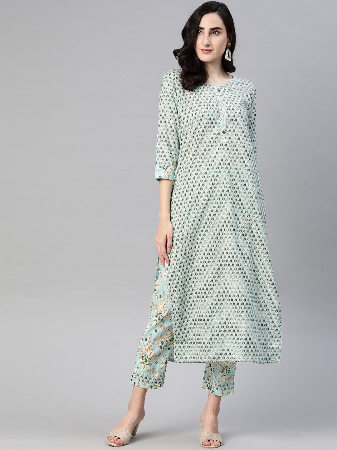 AHIKA Women Blue & Brown Ethnic Motifs Print Gotta Patti Pure Cotton Kurta with Trousers
AHIKA Women Blue & Brown Ethnic Motifs Print Gotta Patti Pure Cotton Kurta with Trousers