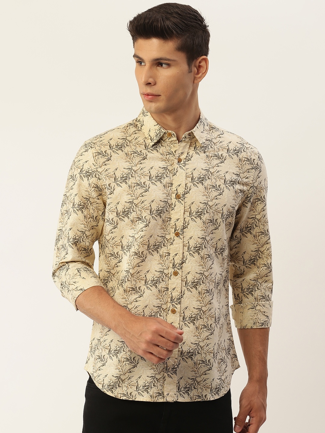 United Colors of Benetton Men Beige & Black Slim Floral Printed Linen Cotton Casual Shirt
United Colors of Benetton Men Beige & Black Slim Floral Printed Linen Cotton Casual Shirt