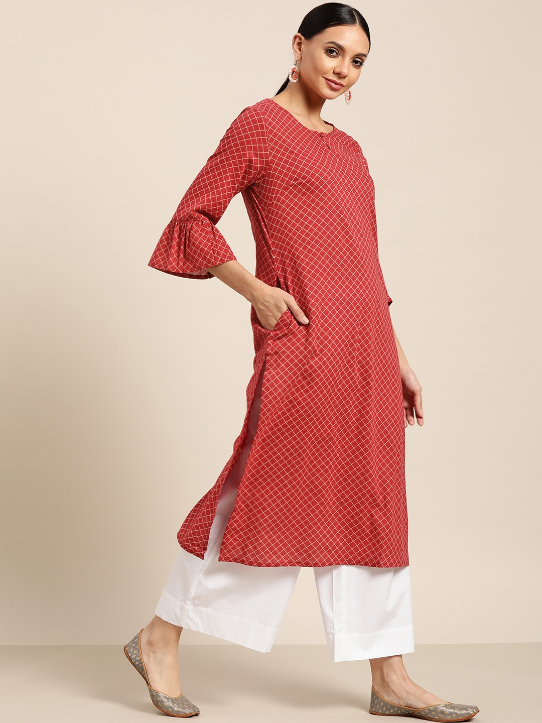 Sangria Women Red & Off White Pure Cotton Geometric Printed Keyhole Neck Bell Sleeve Kurta
Sangria Women Red & Off White Pure Cotton Geometric Printed Keyhole Neck Bell Sleeve Kurta