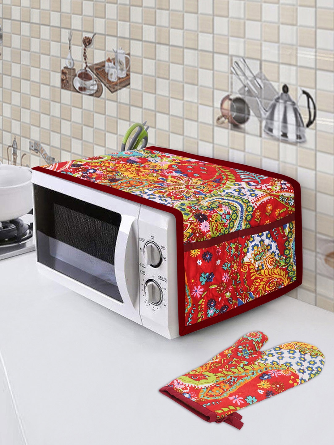 Rajasthan Decor Red & White Floral Jaipuri Printed Quilted Cotton Microwave Cover