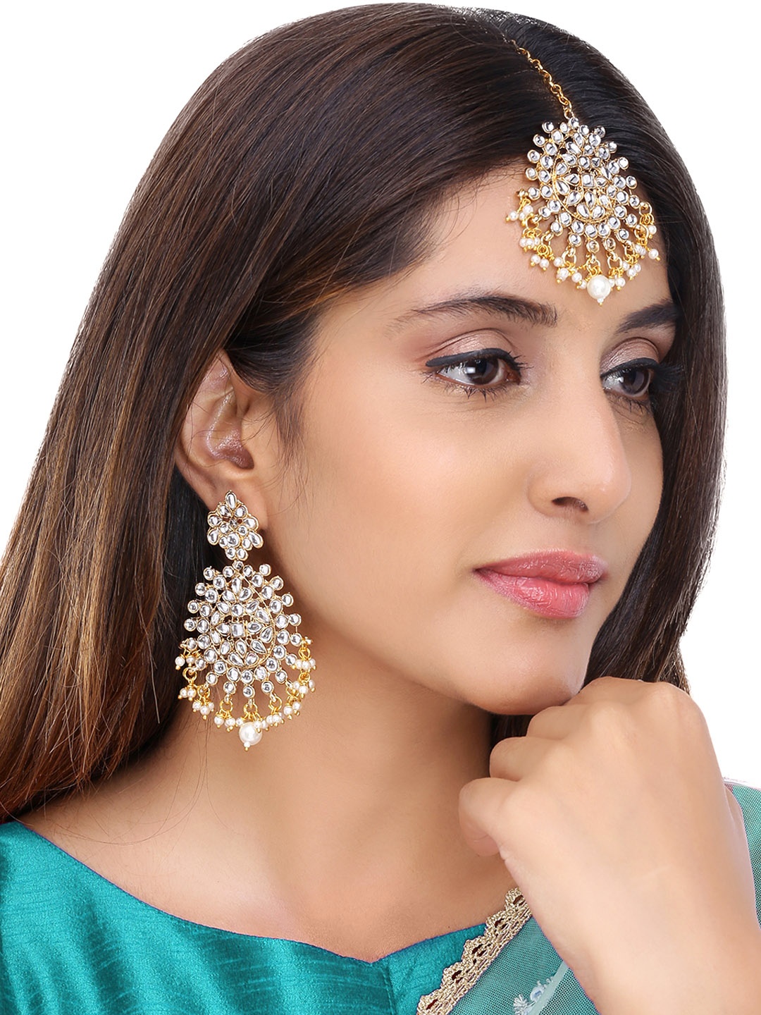 Yellow Chimes Woman Gold Plated Kundan Pearl Cahandbali Earring With Maangtikka Set, White
Yellow Chimes Woman Gold Plated Kundan Pearl Cahandbali Earring With Maangtikka Set, White