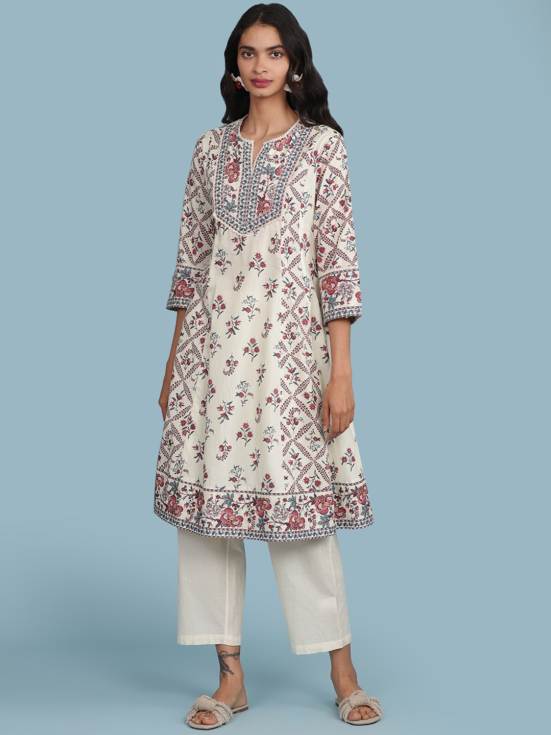 aarke Ritu Kumar Women Off White & Red Ethnic Motifs Printed Cotton Panelled A-line Kurta
aarke Ritu Kumar Women Off White & Red Ethnic Motifs Printed Cotton Panelled A-line Kurta
