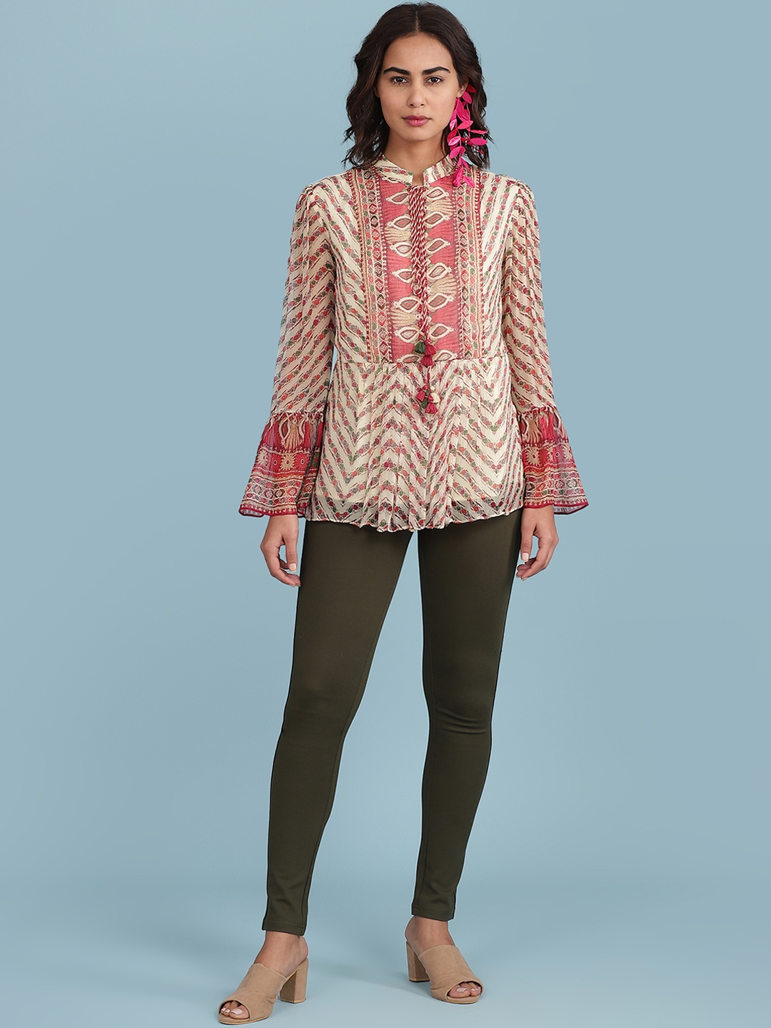 aarke Ritu Kumar Off White & Coral Pink Chevron Tie-Up Neck Bell Sleeve Chiffon A-Line Top
aarke Ritu Kumar Off White & Coral Pink Chevron Tie-Up Neck Bell Sleeve Chiffon A-Line Top