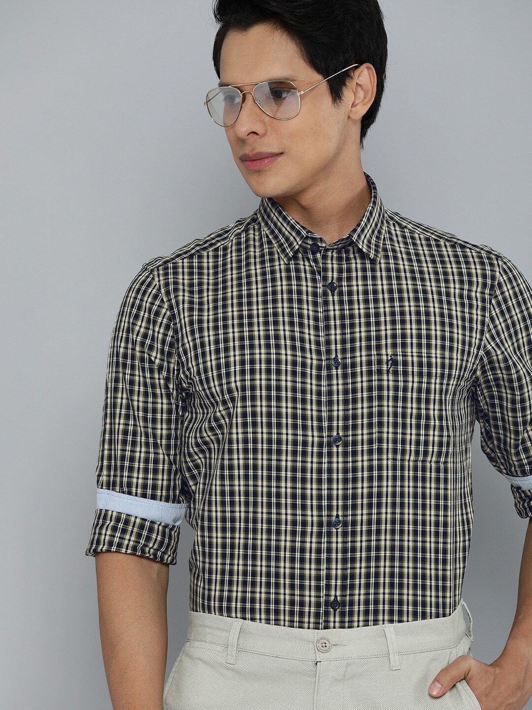 Indian Terrain Men Navy Blue & Olive Green Slim Fit Tartan Checked Smart Casual Shirt
Indian Terrain Men Navy Blue & Olive Green Slim Fit Tartan Checked Smart Casual Shirt