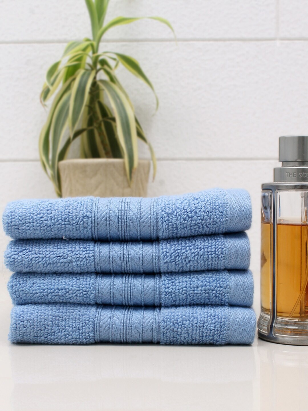AVI Living Unisex Set Of 4 Blue Solid 550 GSM Supersoft Zero Twist Cotton Face Towels
AVI Living Unisex Set Of 4 Blue Solid 550 GSM Supersoft Zero Twist Cotton Face Towels