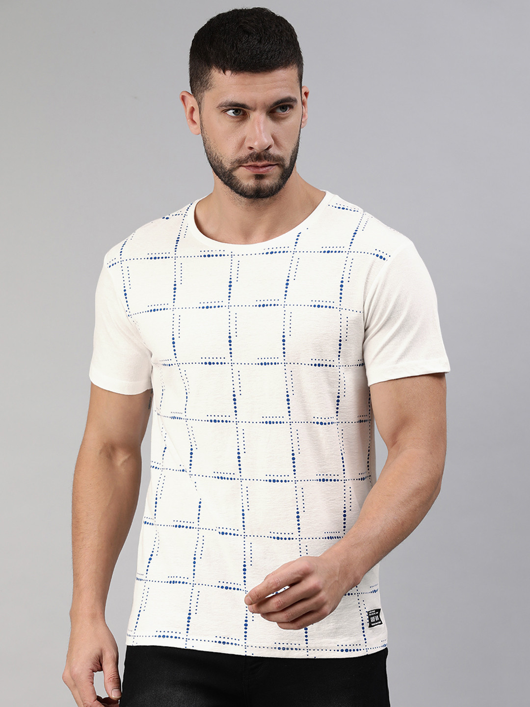 abof Men White & Blue Printed Round Neck Pure Cotton T-shirt
abof Men White & Blue Printed Round Neck Pure Cotton T-shirt