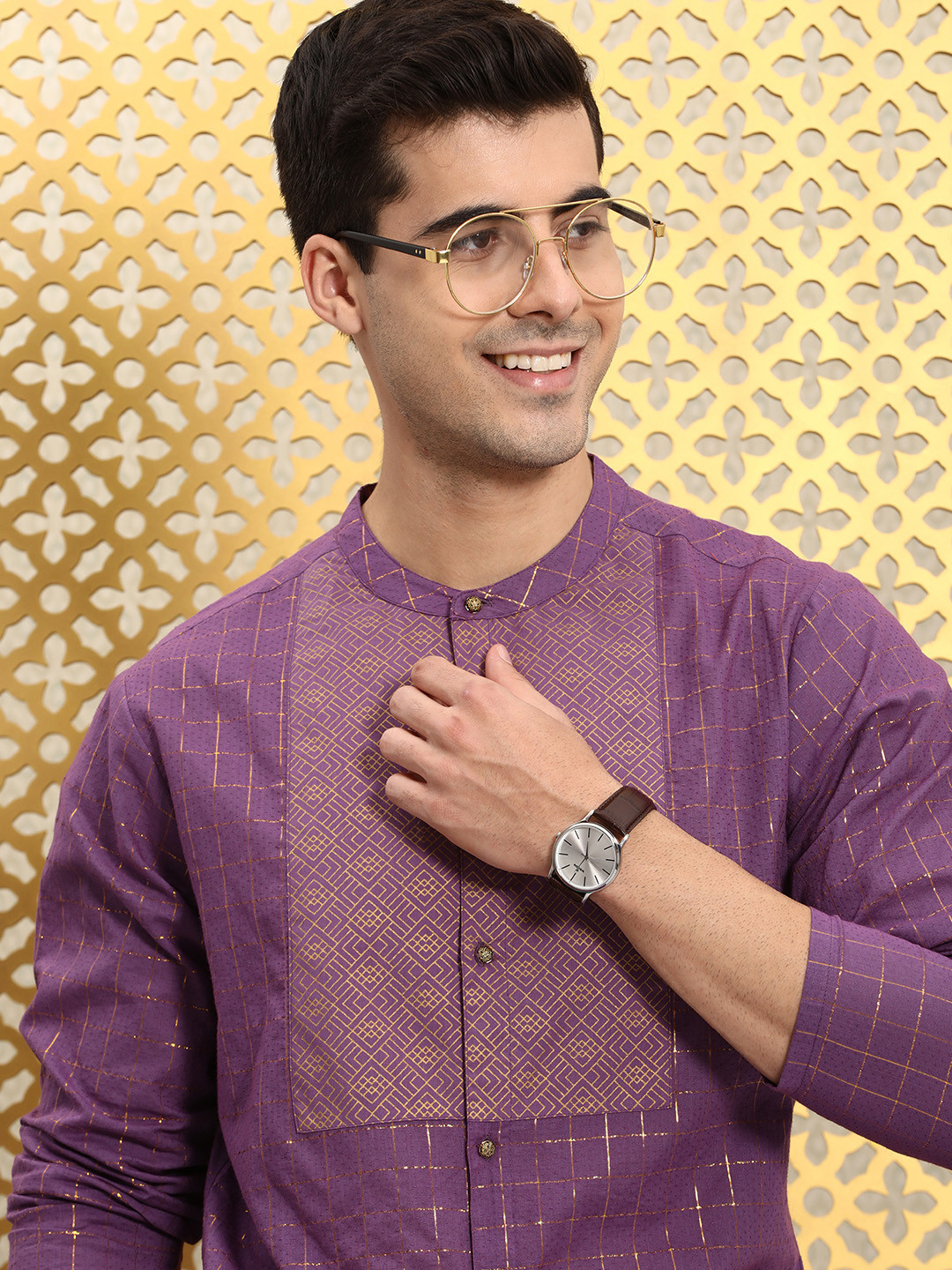 Ode by House of Pataudi Men Purple & Gold-Toned Printed Jashn Kurta 
Ode by House of Pataudi Men Purple & Gold-Toned Printed Jashn Kurta