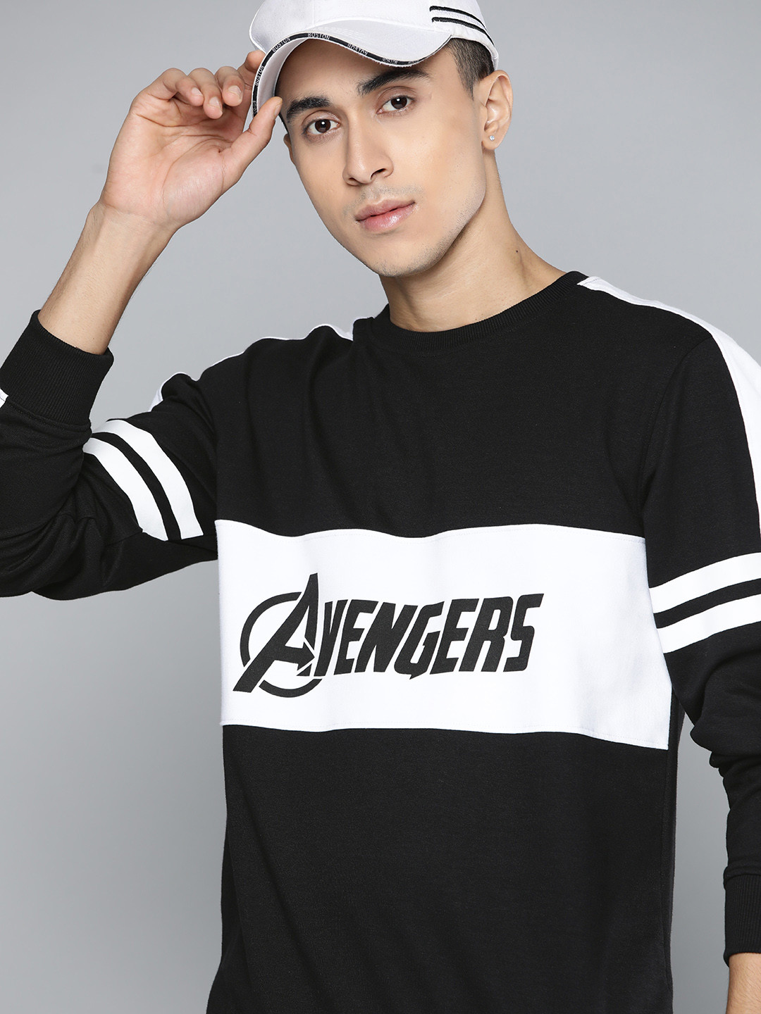 Kook N Keech Marvel Men Black and White Avengers Print Sweatshirt 
Kook N Keech Marvel Men Black and White Avengers Print Sweatshirt