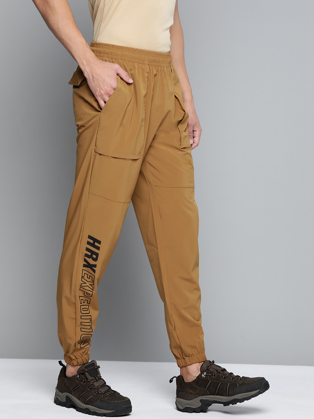 HRX By Hrithik Roshan Outdoor Men catechu wood Lycra Brand Carrier Track Pants, Brown
HRX By Hrithik Roshan Outdoor Men catechu wood Lycra Brand Carrier Track Pants, Brown