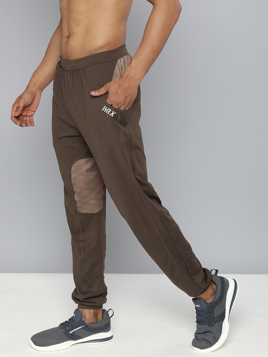 HRX By Hrithik Roshan Men Cocoa Shell Slim Fit Colourblocked Rapid-Dry Training Joggers, Brown
HRX By Hrithik Roshan Men Cocoa Shell Slim Fit Colourblocked Rapid-Dry Training Joggers, Brown
