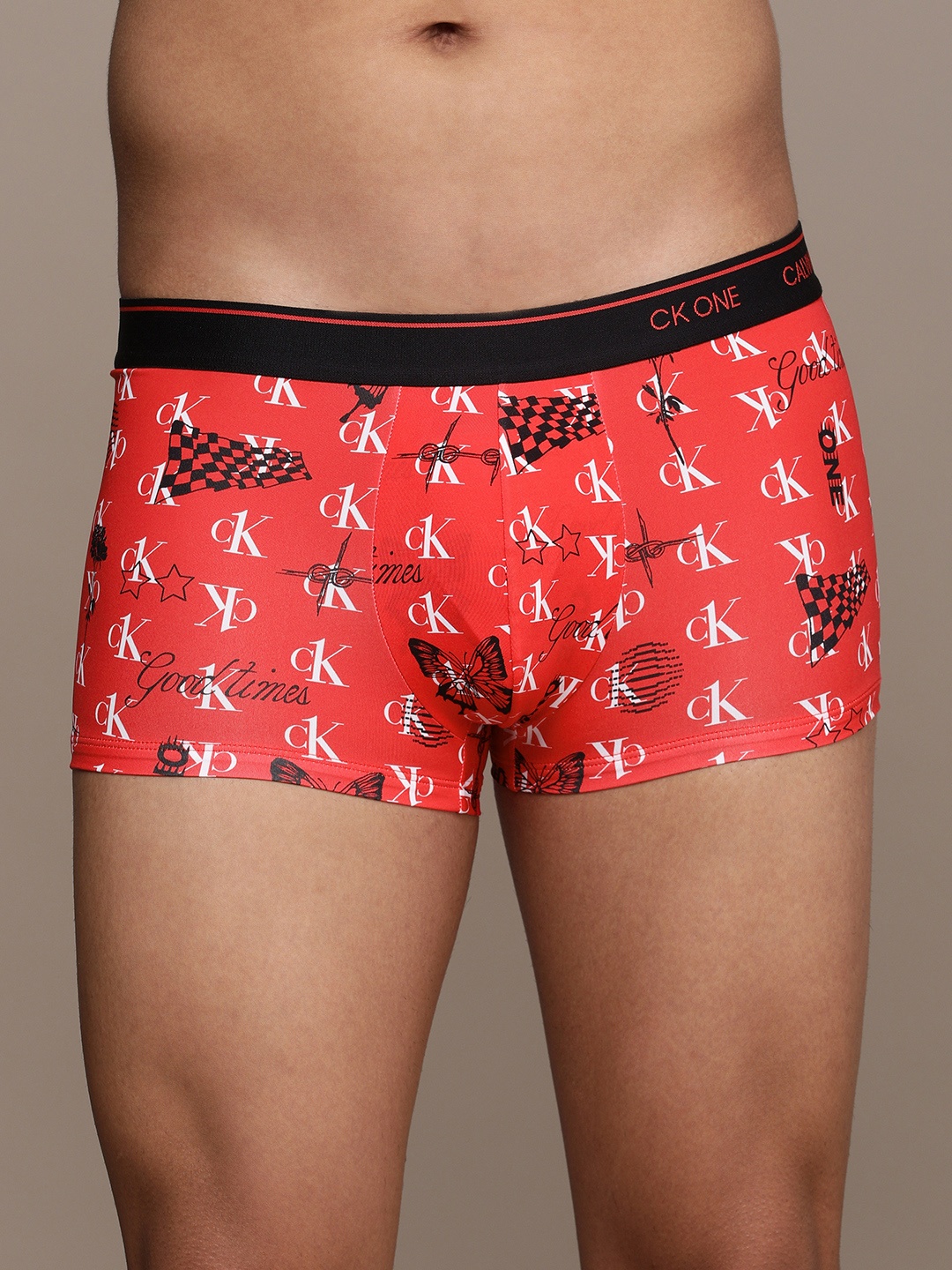 Calvin Klein Underwear Men Red TATTOOED STAGGERED Logo Printed Low Rise Trunks NB2225V4F
Calvin Klein Underwear Men Red TATTOOED STAGGERED Logo Printed Low Rise Trunks NB2225V4F