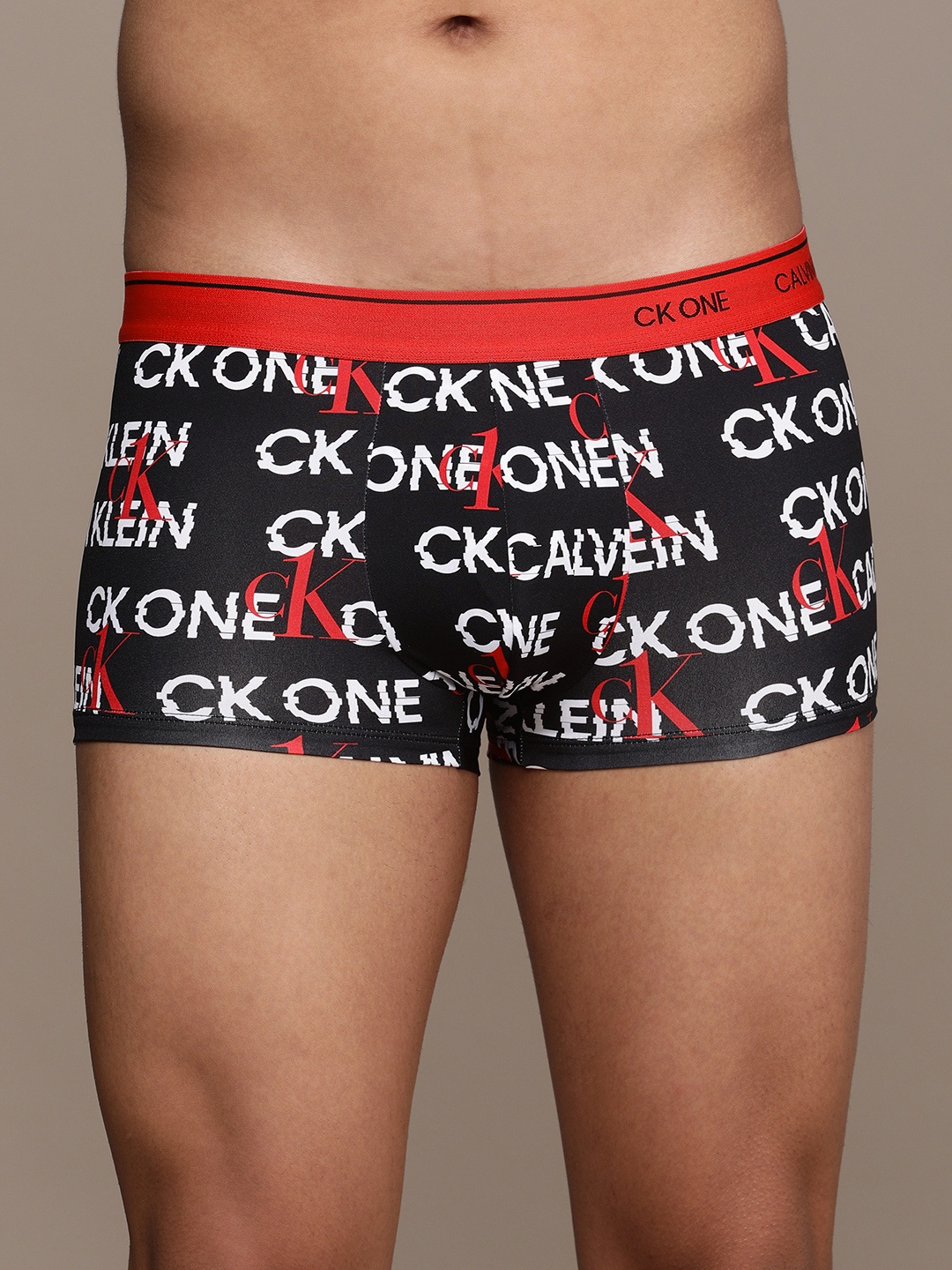 Calvin Klein Underwear Men Black & Red SEGMENT Logo Printed Low Rise Trunks NB2225V4I
Calvin Klein Underwear Men Black & Red SEGMENT Logo Printed Low Rise Trunks NB2225V4I