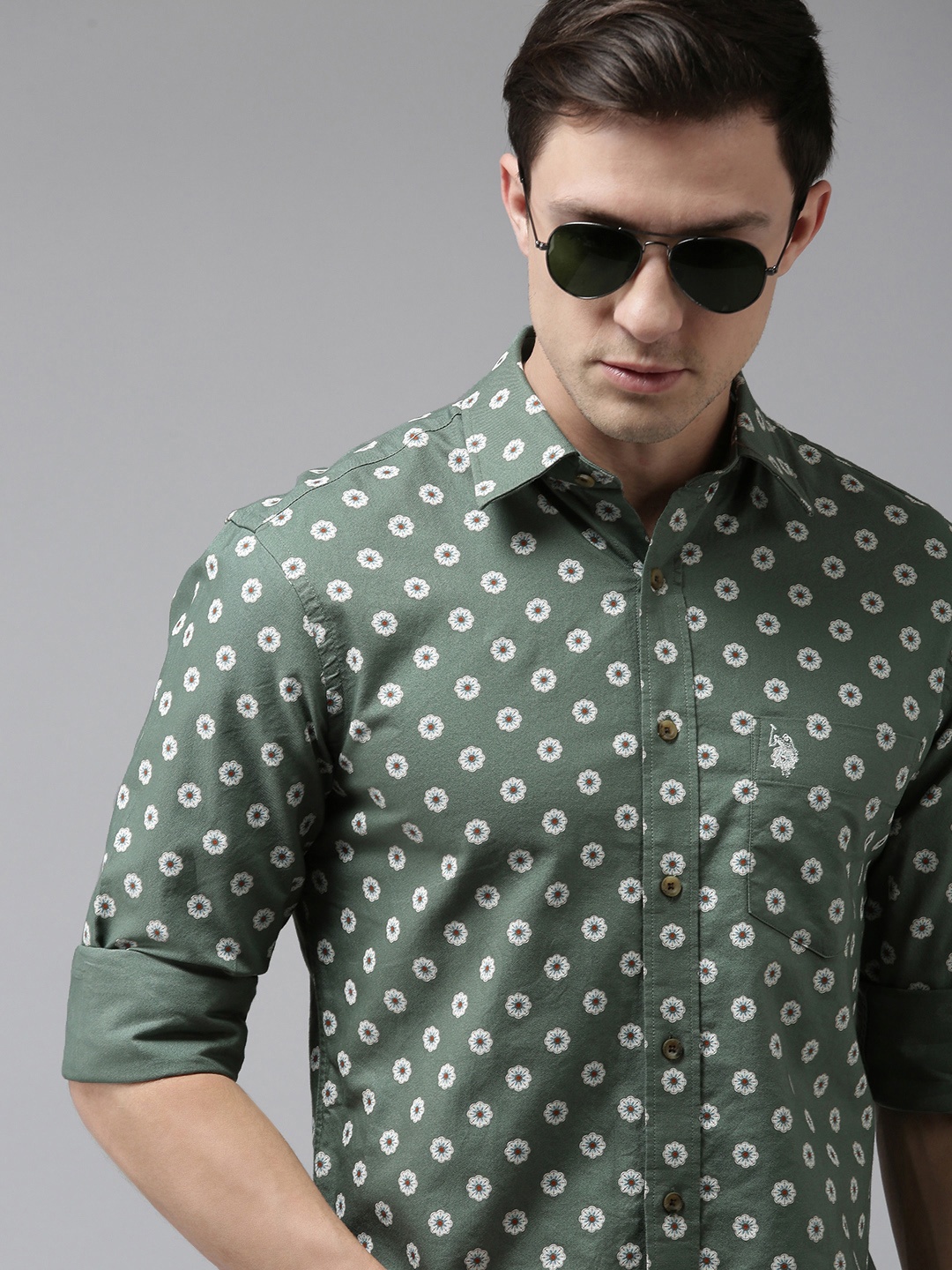U S Polo Assn Men Green & White Tailored Fit Floral Printed Pure Cotton Casual Shirt
U S Polo Assn Men Green & White Tailored Fit Floral Printed Pure Cotton Casual Shirt