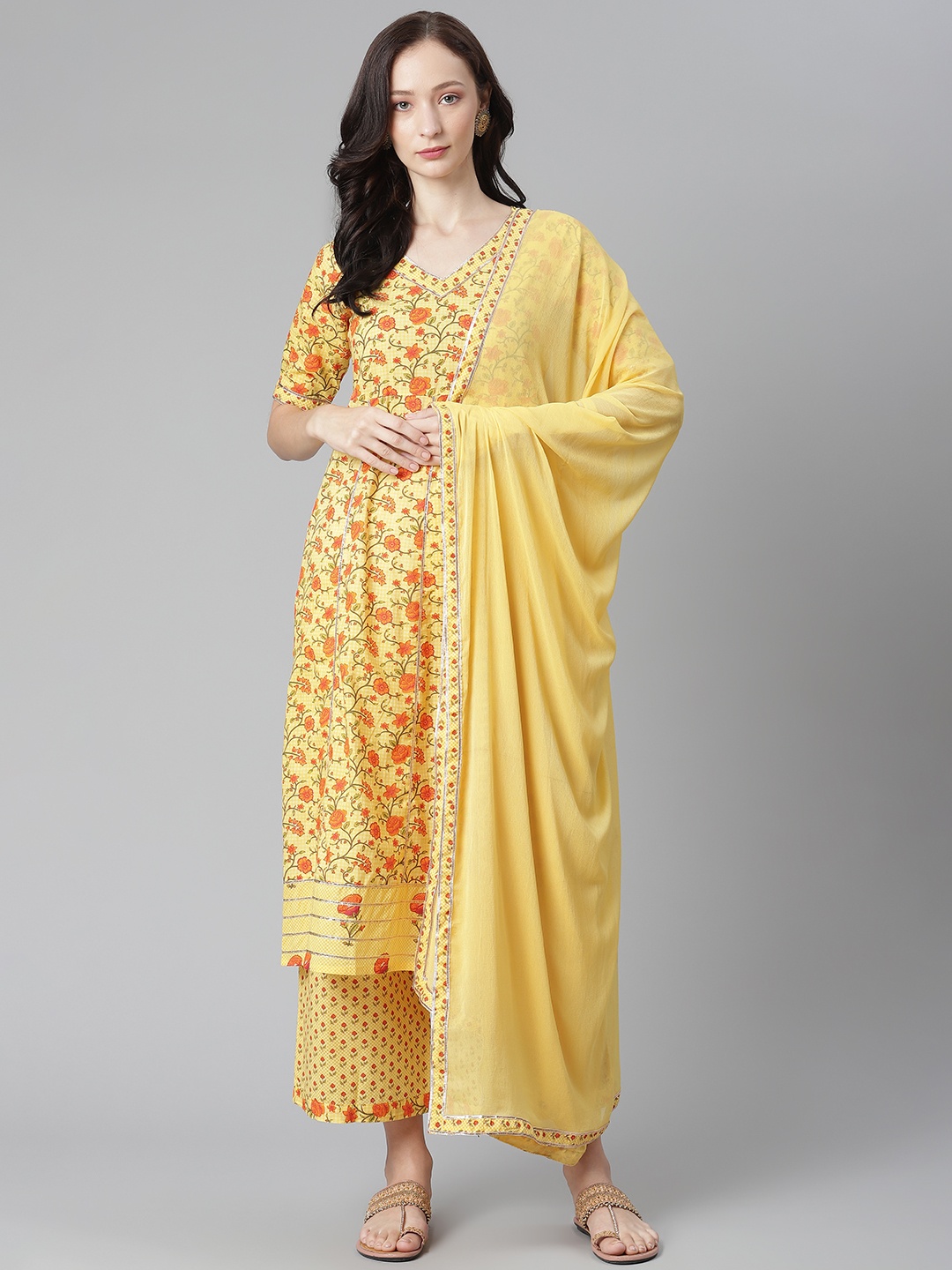 SIAH Women Yellow & Orange Floral Gotta Patti Pure Cotton Kurta with Palazzos & Dupatta
SIAH Women Yellow & Orange Floral Gotta Patti Pure Cotton Kurta with Palazzos & Dupatta