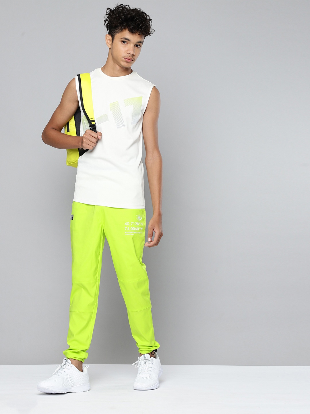 HRX by Hrithik Roshan U-17 Lifestyle Boys Lime Punch Rapid-Dry Solid Joggers, Fluorescent green
HRX by Hrithik Roshan U-17 Lifestyle Boys Lime Punch Rapid-Dry Solid Joggers, Fluorescent green