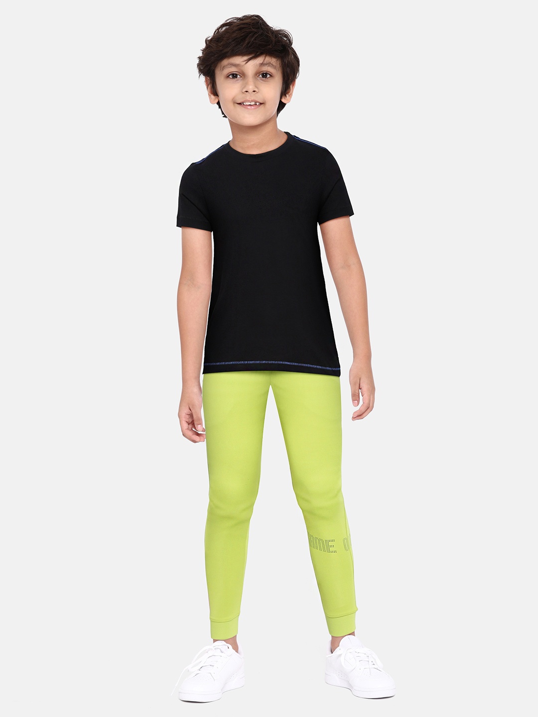 HRX By Hrithik Roshan U-17 Active Boys Lime Punch Rapid-Dry Typography Joggers, Lime green
HRX By Hrithik Roshan U-17 Active Boys Lime Punch Rapid-Dry Typography Joggers, Lime green