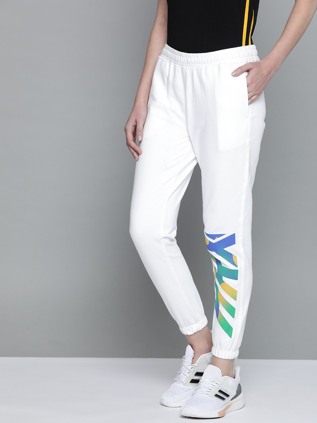 HRX By Hrithik Roshan Lifestyle Women Pure Cotton White Bio-Wash Slim Jogger Fit Joggers
HRX By Hrithik Roshan Lifestyle Women Pure Cotton White Bio-Wash Slim Jogger Fit Joggers
