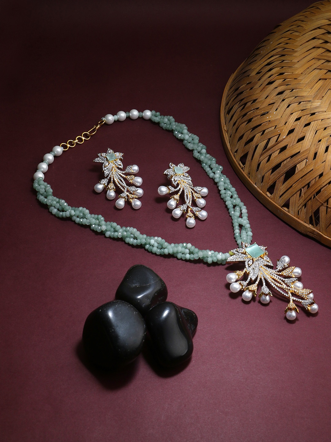 Adwitiya Collection Gold-Plated Green & White Pearl Flower Beaded Stone-Studded Handcrafted Jewellery Set
Adwitiya Collection Gold-Plated Green & White Pearl Flower Beaded Stone-Studded Handcrafted Jewellery Set