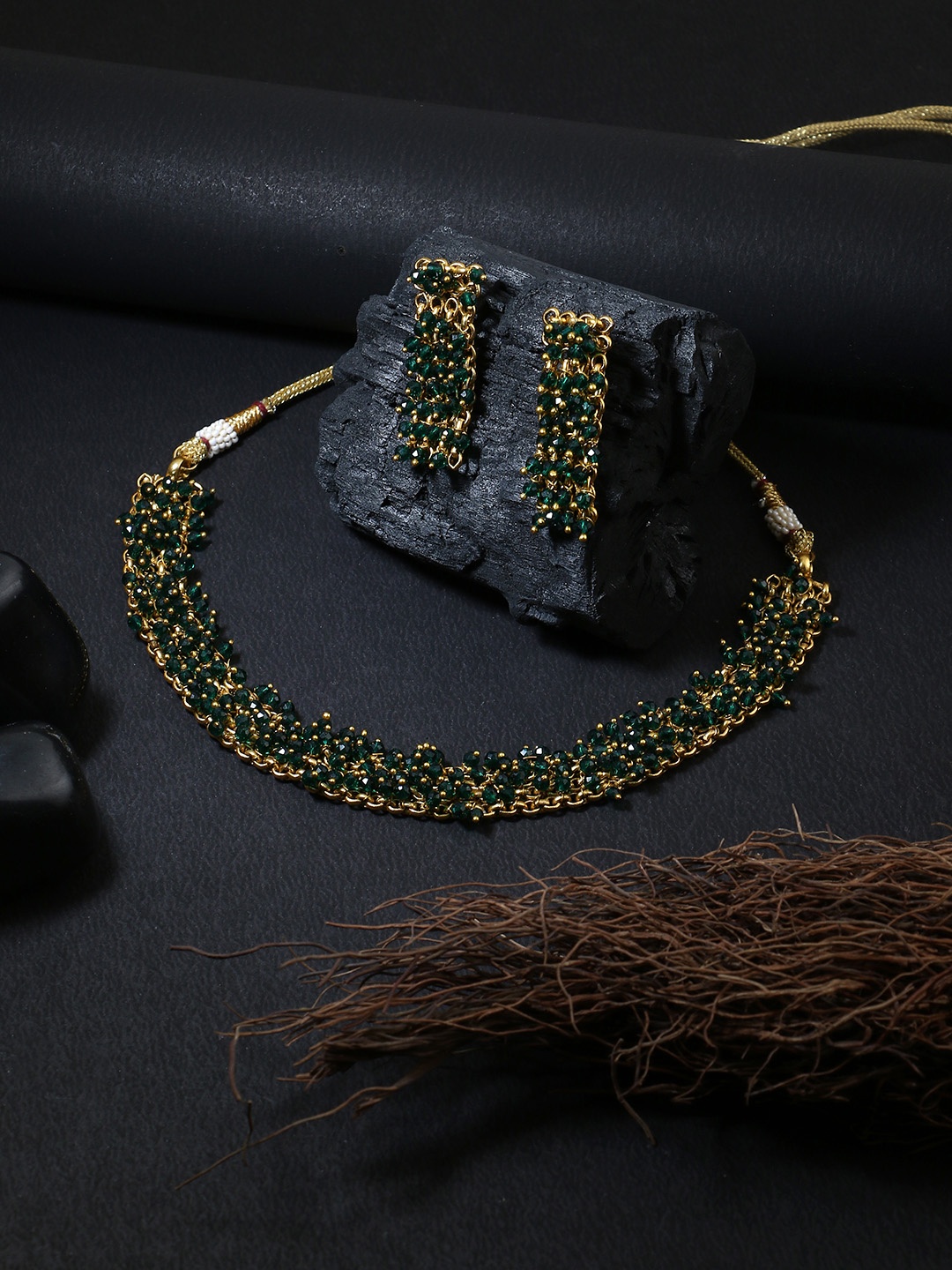 Adwitiya Collection Gold-Plated & Green Pearl Beaded Handcrafted Traditional Jewellery Set
Adwitiya Collection Gold-Plated & Green Pearl Beaded Handcrafted Traditional Jewellery Set