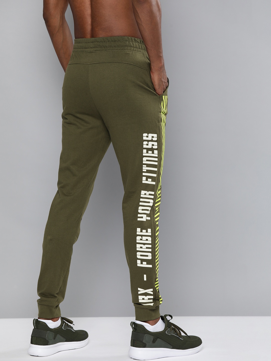 HRX By Hrithik Roshan Men Olive Typographic Slim Rapid-Dry Antimicrobial Training Joggers
HRX By Hrithik Roshan Men Olive Typographic Slim Rapid-Dry Antimicrobial Training Joggers