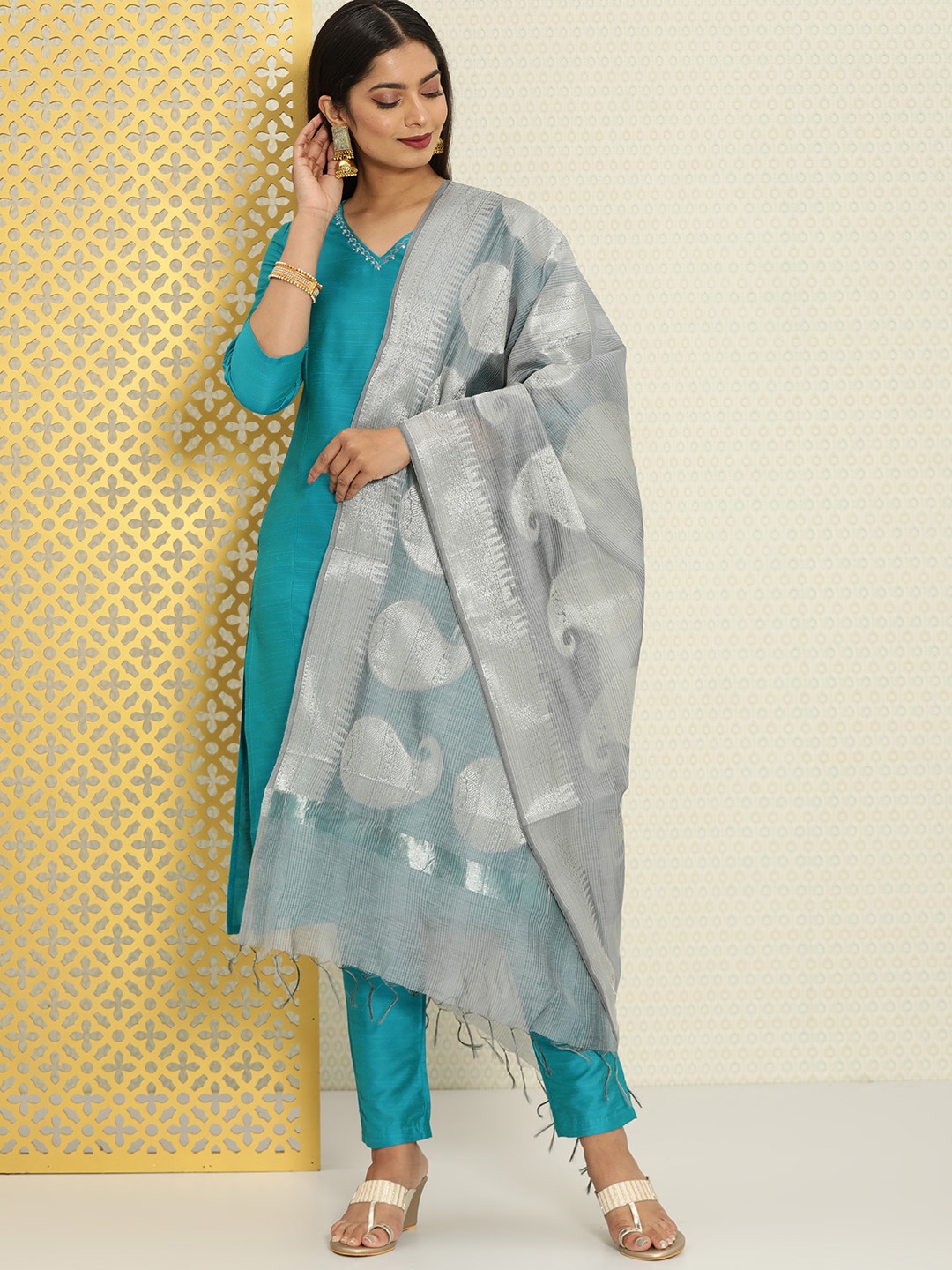 House of Pataudi Women Blue Solid Pure Cotton Jashn Kurta with Trousers & Dupatta